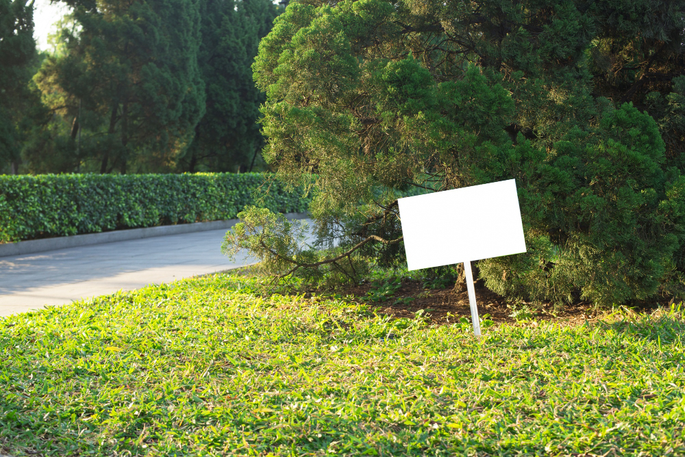 Corrugated vs. Poly-Coated Political Signs: Which One Should You Choose?